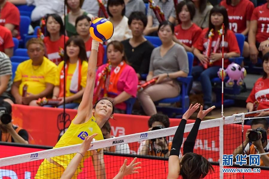 （体育）（12）排球——女排世界杯：中国队胜日本队